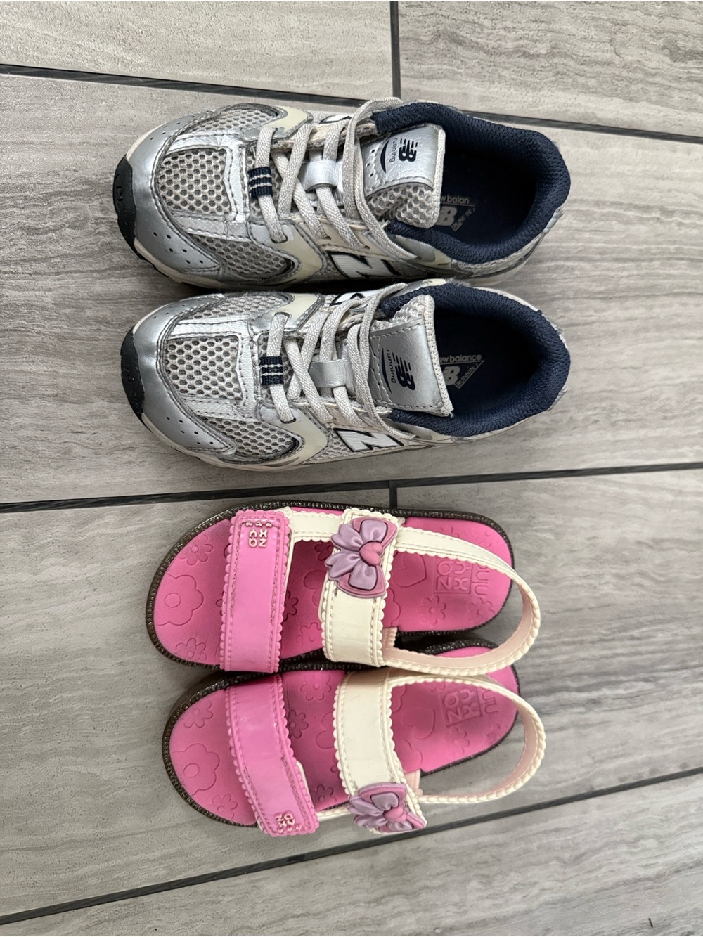New Balance 530 Kids Sneakers and Zaxy sandal for a gift size 10us
